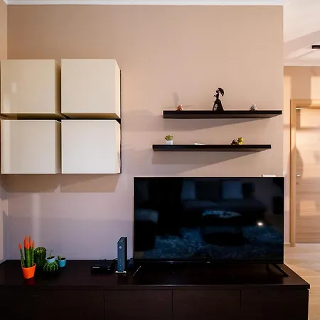 House Center ティラナ